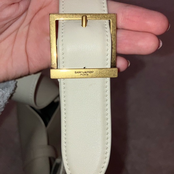 Yves Saint Laurent Cream Shoulder Bag with Gold Accent - Picture 6 of 13